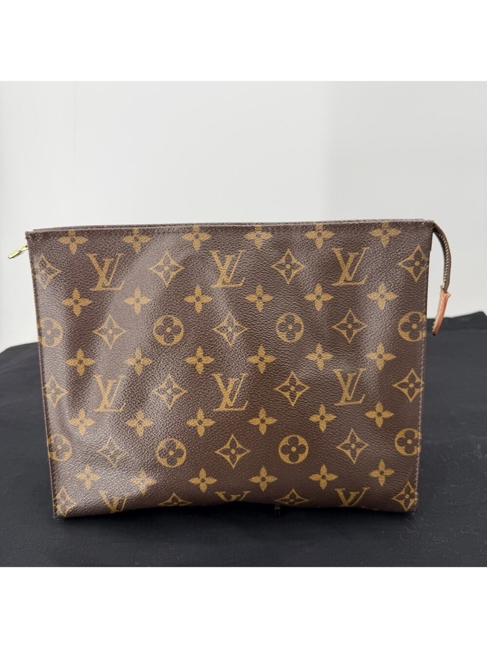 Authentic Louis Vuitton Monogram TOILETRY POUCH 26
